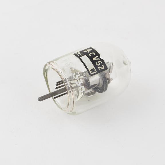 Vacuum tube type CV52 (triode)