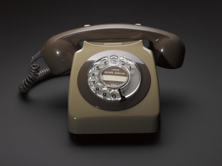 Post Office 746 telephone, 1967-1971 | Science Museum Group Collection