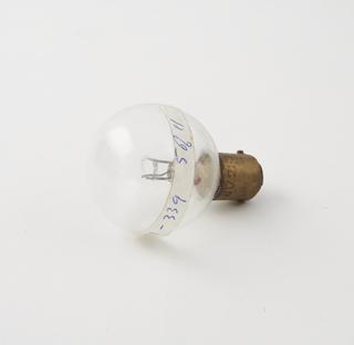 Car light bulb with 2 filaments each 6 volts