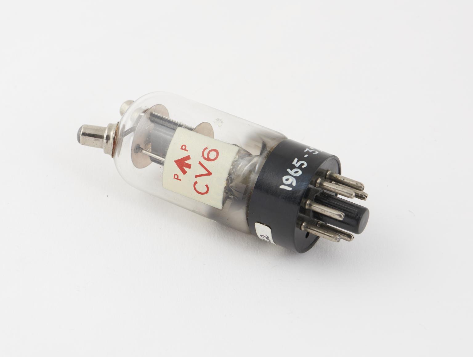 Vacuum tube type CV6 (triode) | Science Museum Group Collection