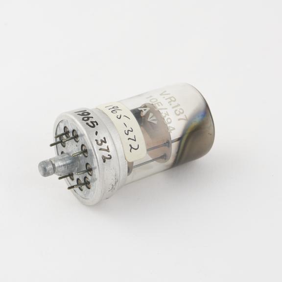 Vacuum tube type CV1137 (triode)