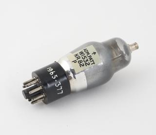 Vacuum tube type CV1193 (triode hexode)
