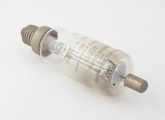 Radio valve type 4017 B