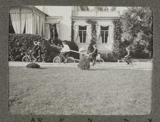 Garden in front of the little House