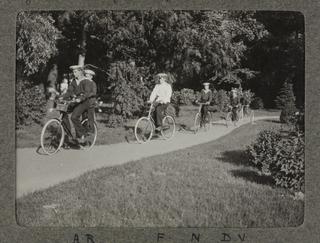 Garden in front of the little House