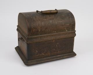 Wooden case for a "Standard" phonograph, 1903