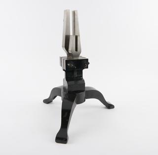 Tuning fork marked 'SOL6 6144'  by Rudolph König