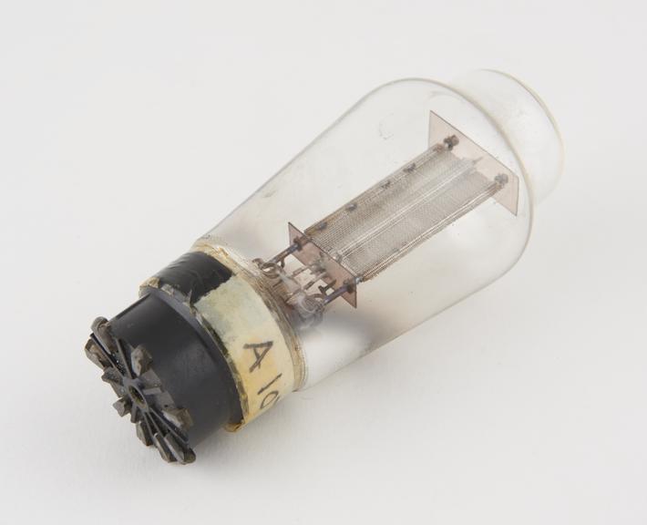 Mullard valve, type UR1, domed top