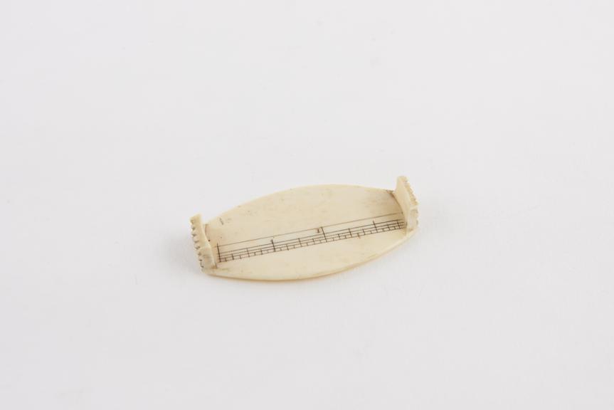 Ivory pleximeter with scale, English(?), 1801-1920