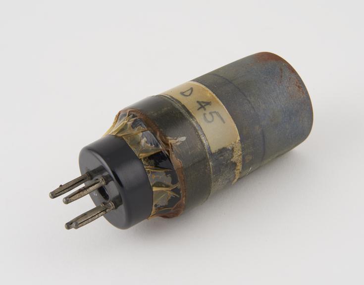 Mullard detector or AF triode valve, type PM3B, IO base