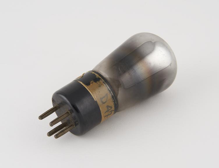 Mullard valve, type PM4, marked D227, glass envelope loose