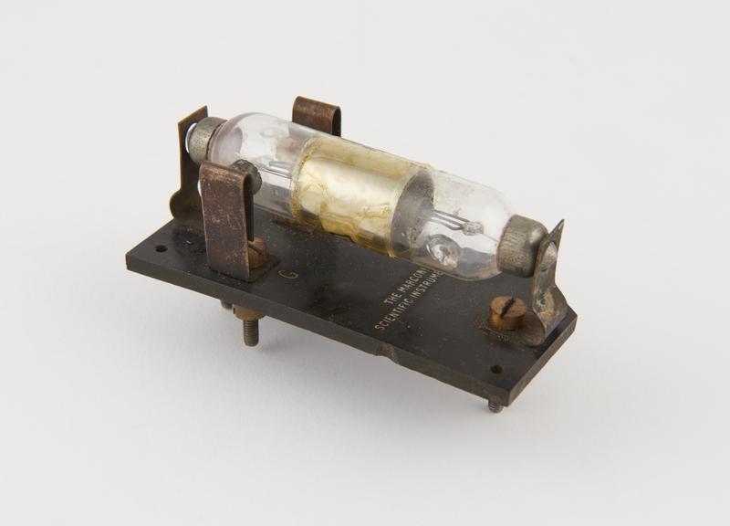 McVitie Weston valve collection, Ediswan valve, type NR3 | Science ...