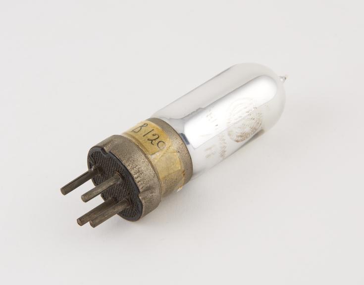 Ediswan general-purpose triode, type AR, B4 base, marked 739