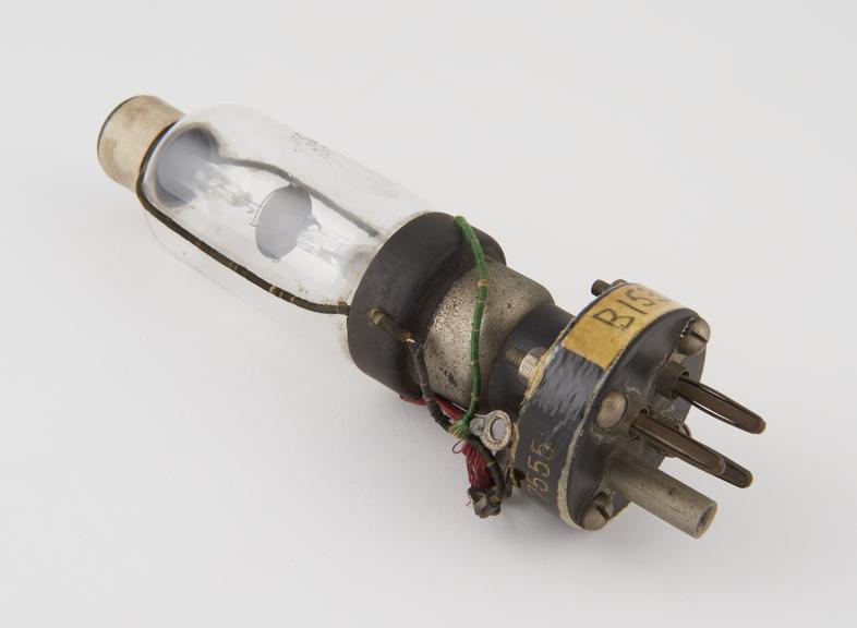 Seddig triode valve, capped at both ends, marked 343