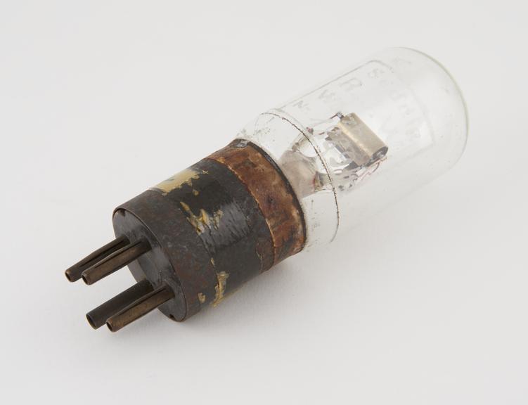 Seddig vacuum triode valve, marked 18894