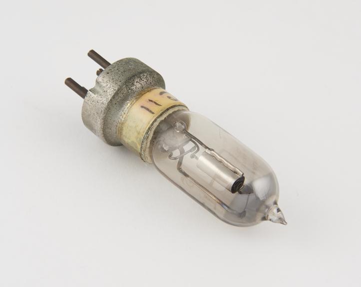 M-O early dull emitter valve, type Marconi T