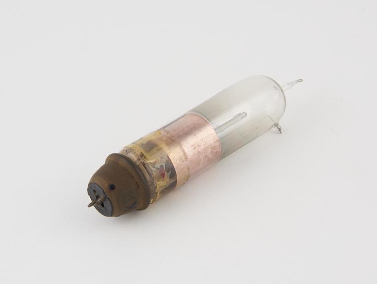 Fleming diode, cylindrical pattern, with brass cap