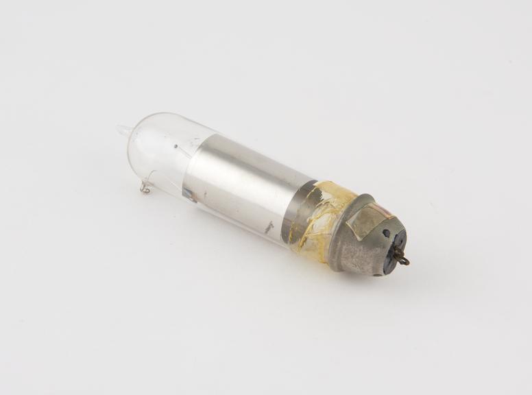 Fleming diode, cylindrical pattern