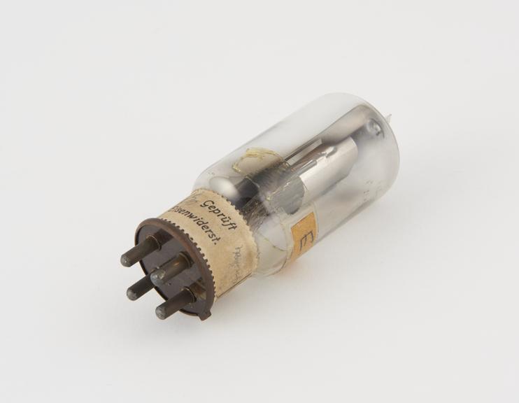 Telefunken valve, type RE97, pinch moulded 86