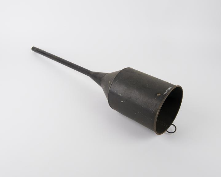 Japanned funnel, long (used with gas holder)