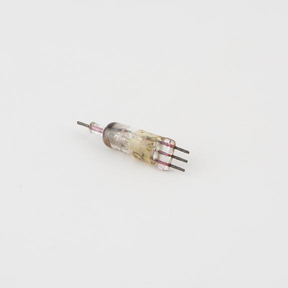 STC valve, type D1 miniature, (RMW/A42 - McVitie Weston number)