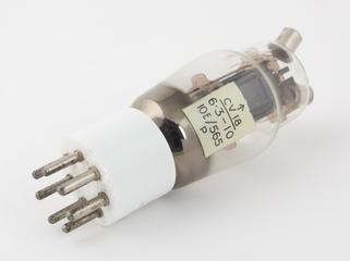 Vacuum tube type CV18 (double triode)