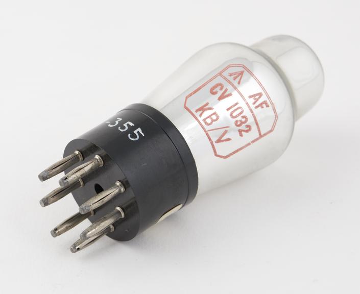 Vacuum tube type CV1032 (double triode)