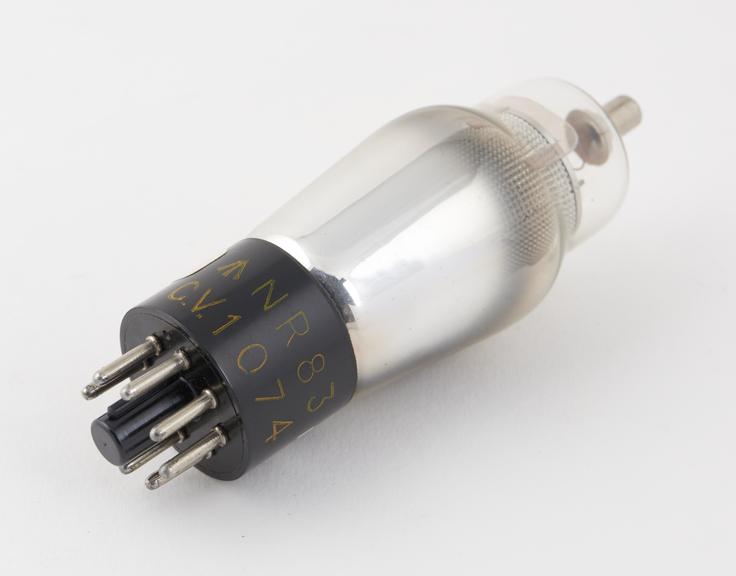 Vacuum tube type CV1074 (pentode)