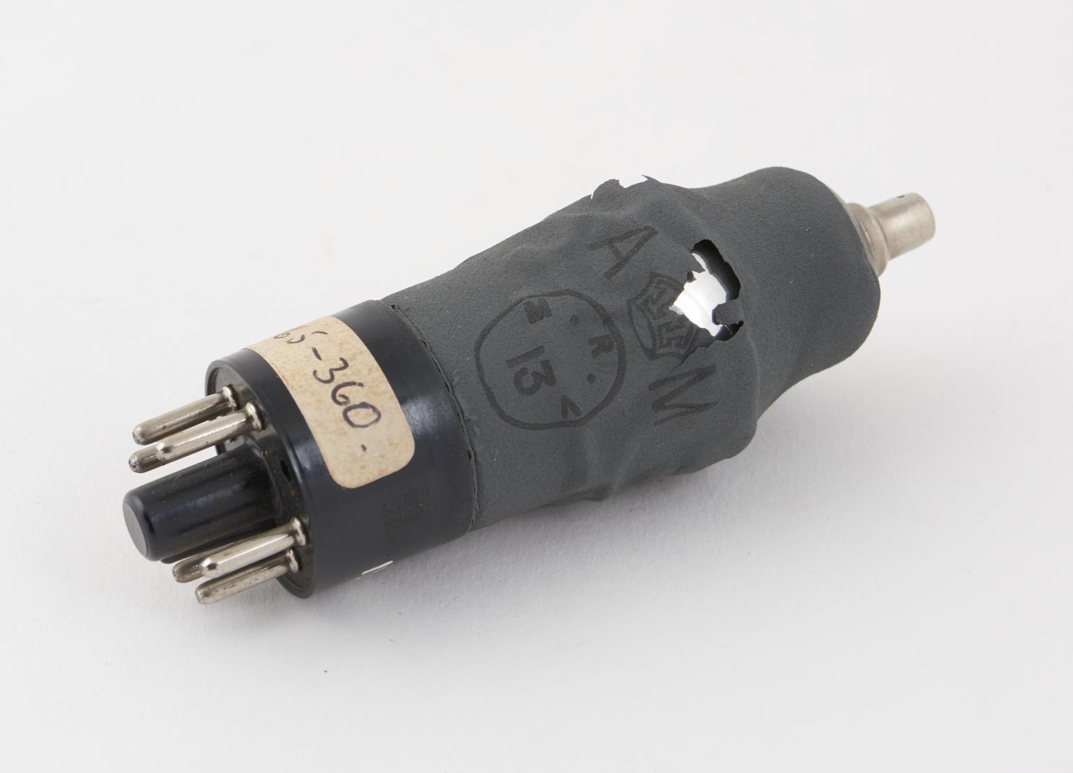 Vacuum tube type CV1053 (pentode) | Science Museum Group Collection
