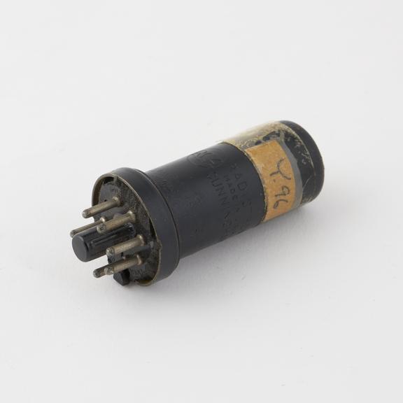 RCA Cunningham Radiotron valve, type 6F6, all metal