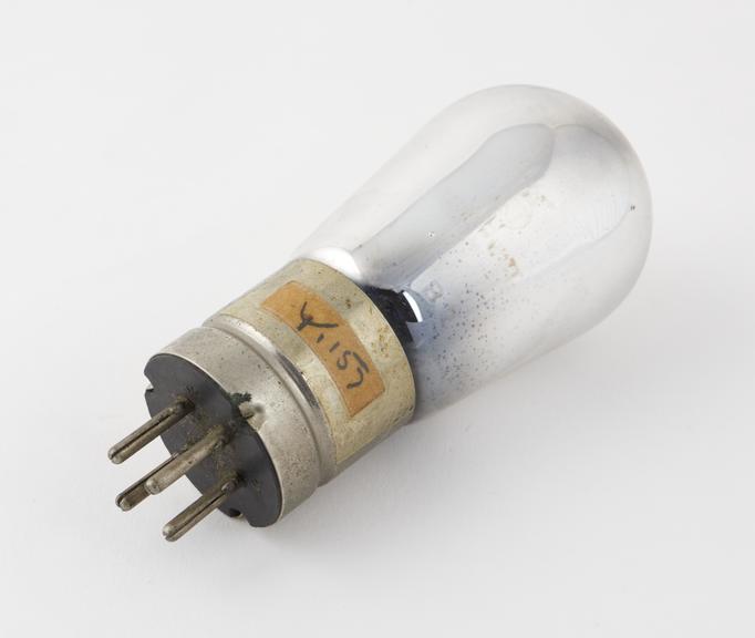 Radio-Watt valve, type B2, marked RT and G.D.E.R