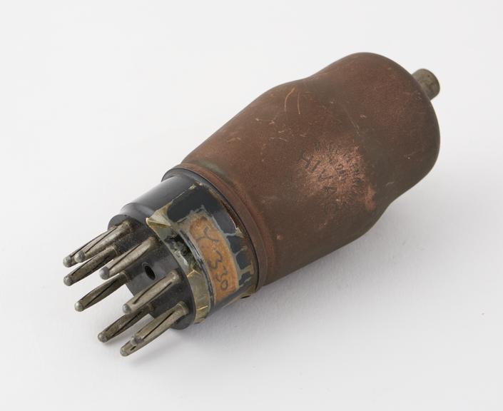 Hivac valve, type J 240, (RMW/Y330 - McVitie Weston number)