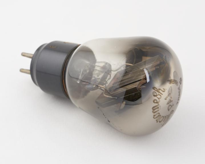 Micromesh output triode valve, type PA1, B4 base