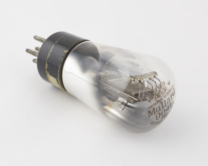 Mullard detector or AF triode valve, type 904V, B5 base