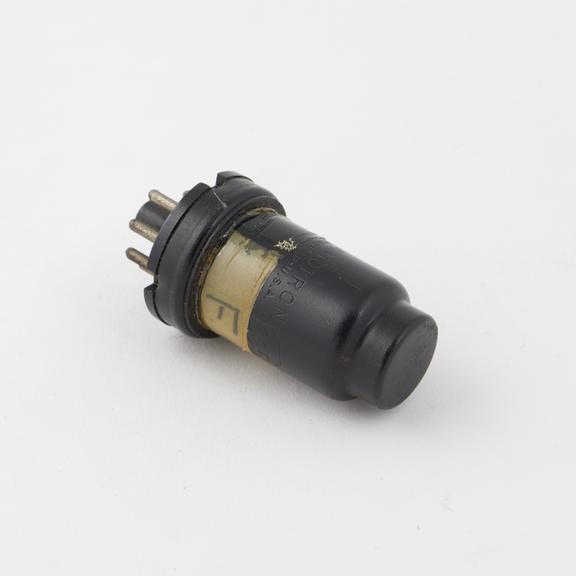 RCA Radiotron valve, type 6C5, all-metal