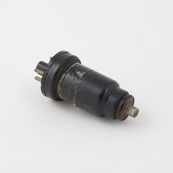 RCA Radiotron valve, type 6F5, all-metal