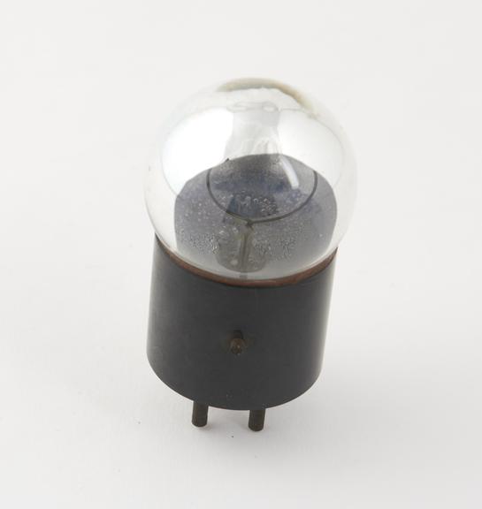 King valve, type K.6, spherical glass envelope 1