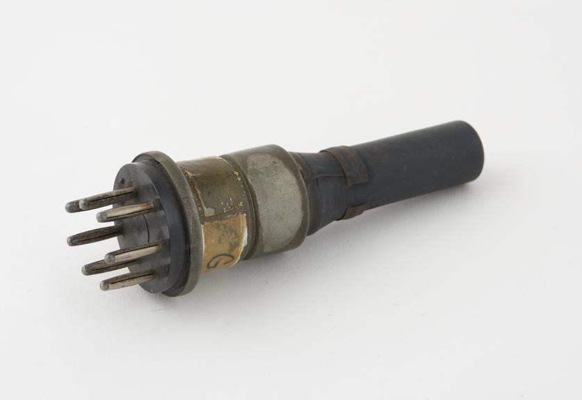 Osram Catkin tetrode valve, type MS4B, B5 base