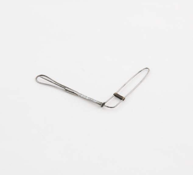 Snare for puncturing or holding nasal polys (?), steel