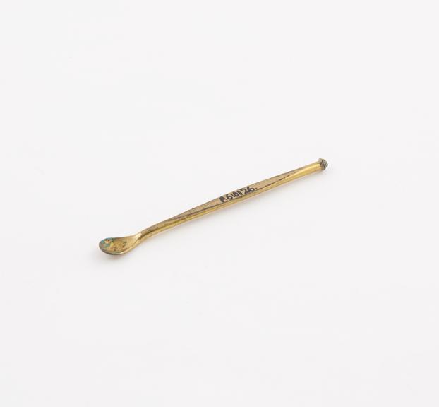 Aural scoop, brass, handle missing