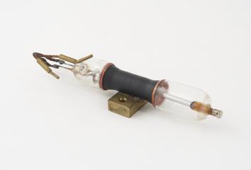 Vacuum tube type CV15 (triode)