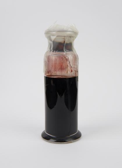 Specimen bottle logwood extract