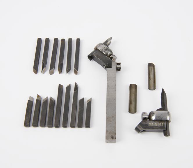 Toolholder with clamps for square, and gouge tools