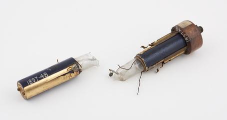 Swan's Incandescent lamps-wedge joint