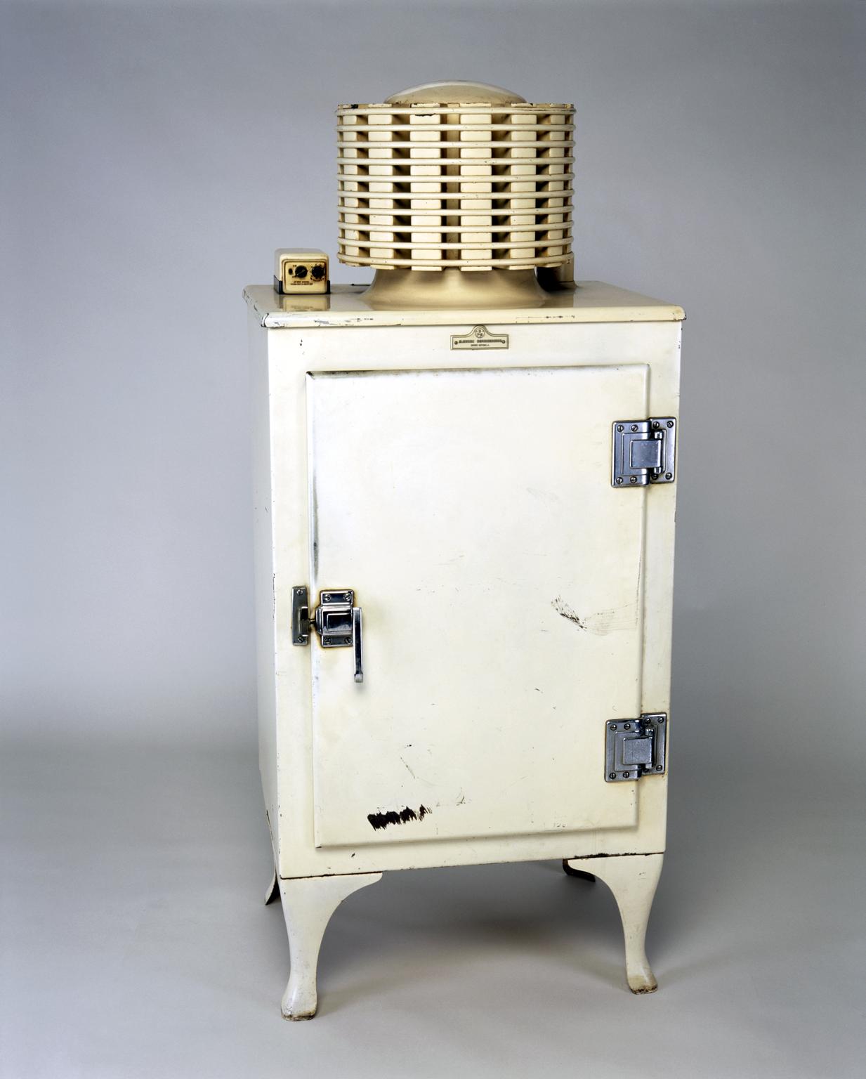Monitor Top', electric compression domestic refrigerator, USA, 1934 ...