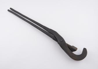 Blacksmith’s pipe wrench from Portslade forge, Sussex, Britain, 1890-1930
