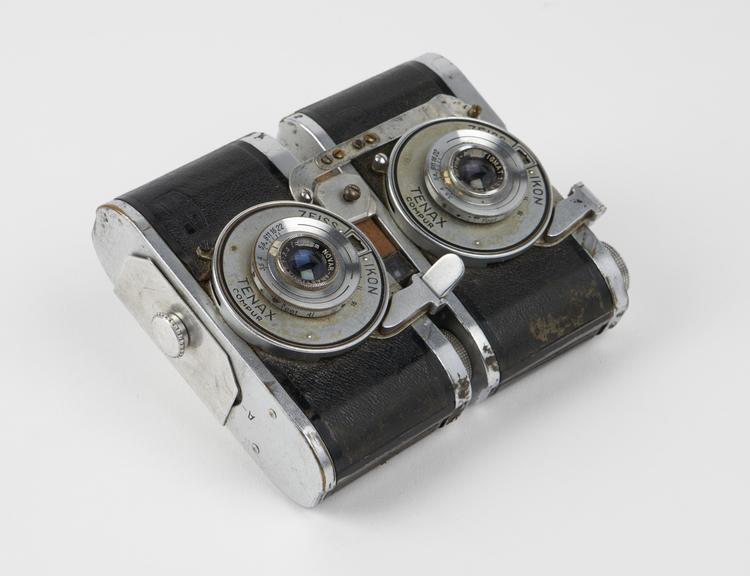 Twin Zeiss Ikon stereo cameras