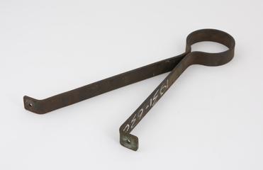 Pincer Shaped Bracket