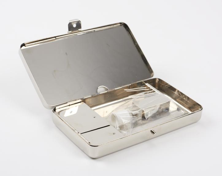 'Deluxe medium' compartmentalised metal moxa case, no contents