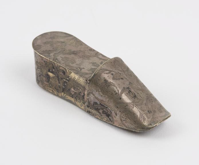 Snuff box, silver, in form of shoe, European, 1740-1860